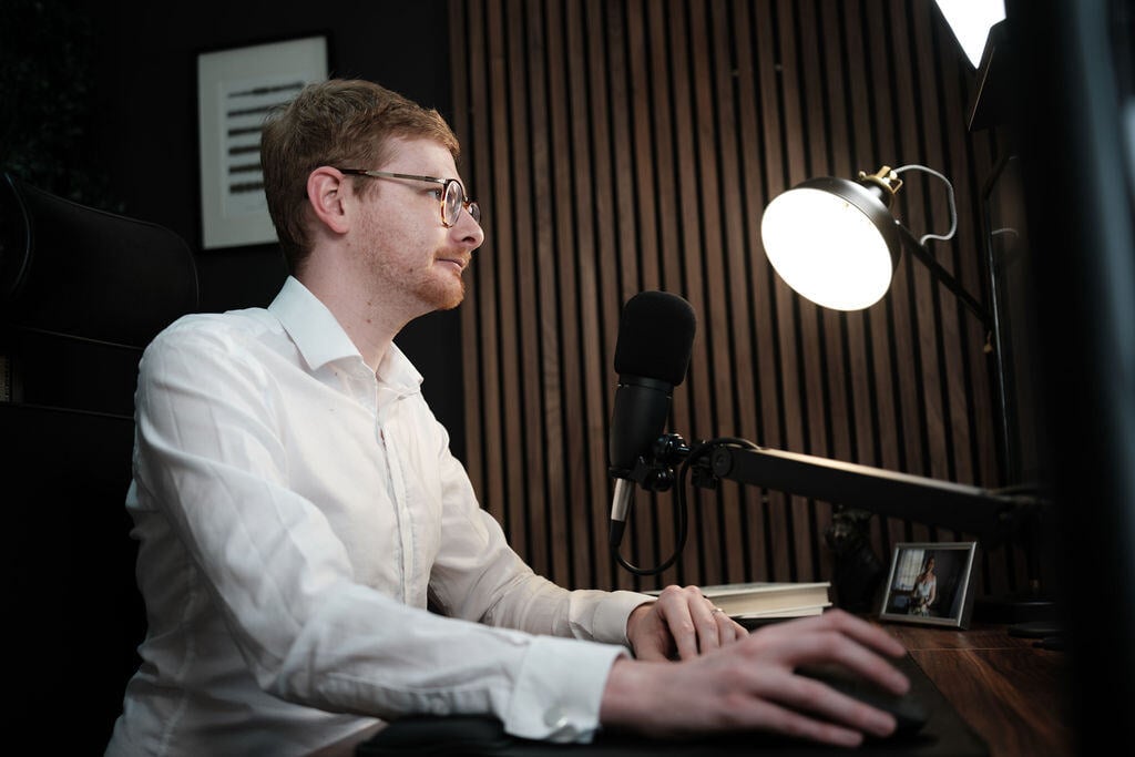 Tom Wardman working on HubSpot